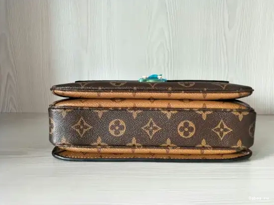 Louis POCHETTE Vuitton METIS 0427